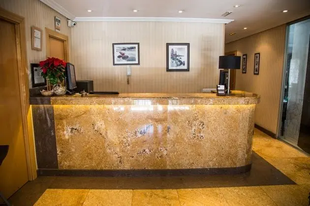 Hotel Suites Feria de Madrid - Lobi