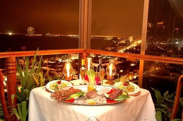 Hotel Suites La Siesta - Yerinde Yemek