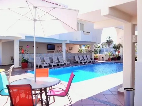 Hotel & Suites Las Palmas - Havuz
