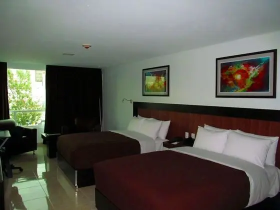 Hotel & Suites PF - Oda