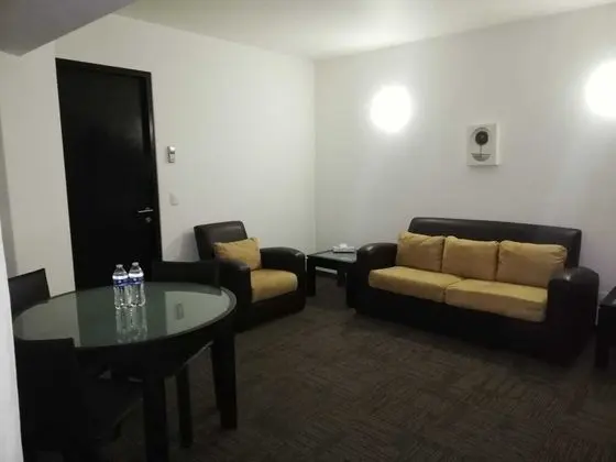 SUITES TECA ONCE