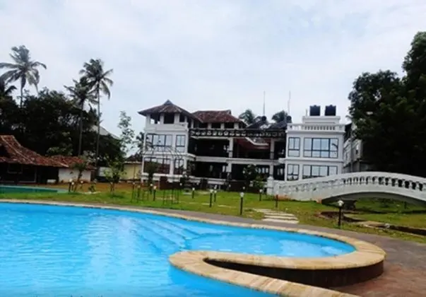 Sukhayus Wellness Heritage - Cherai - Havuz