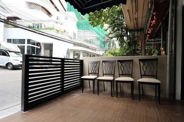Sukhumvit 20 Guest House - Dış Mekan