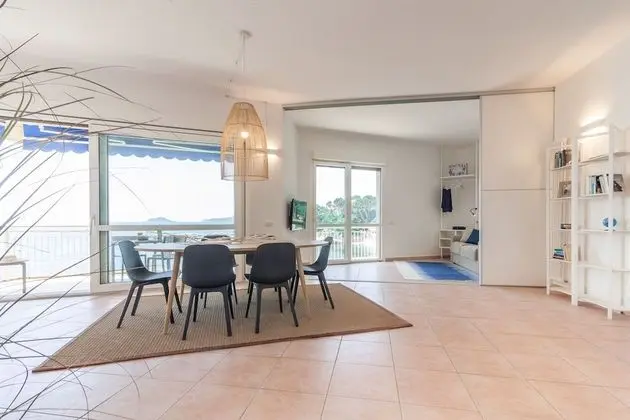 Sulla spiaggia di Toto e Tota