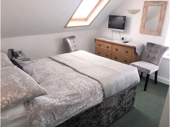 Summer Breeze Guest House - B&B