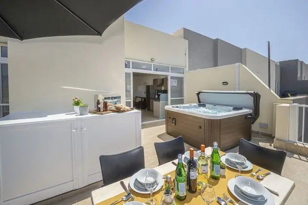 Summer Breeze Penthouse With Hot Tub