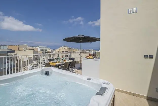 Summer Breeze Penthouse With Hot Tub