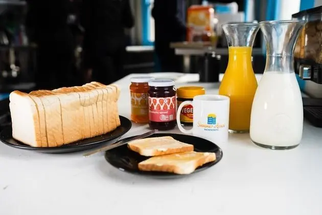 Summer House Backpackers - Yerinde Yemek
