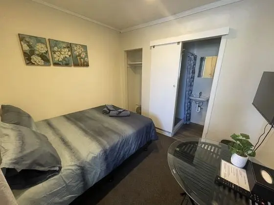 Summer Inn Motel