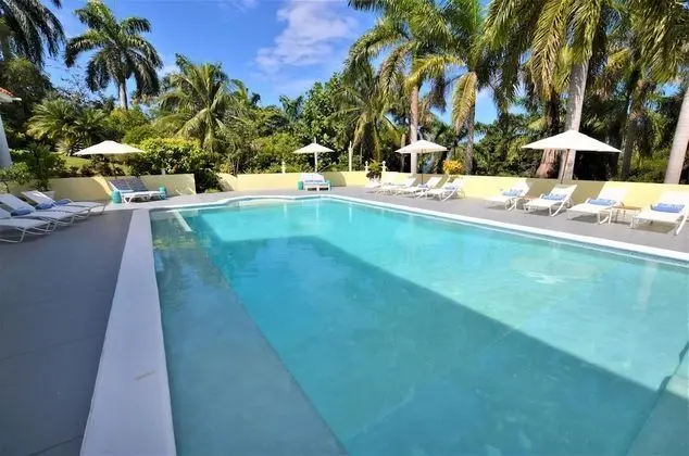 Summerhill, 8BR by Jamaican Treasures - Havuz