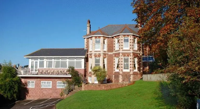 Summerhill Hotel