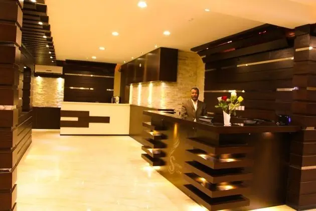 Summerland Suites - Lobi