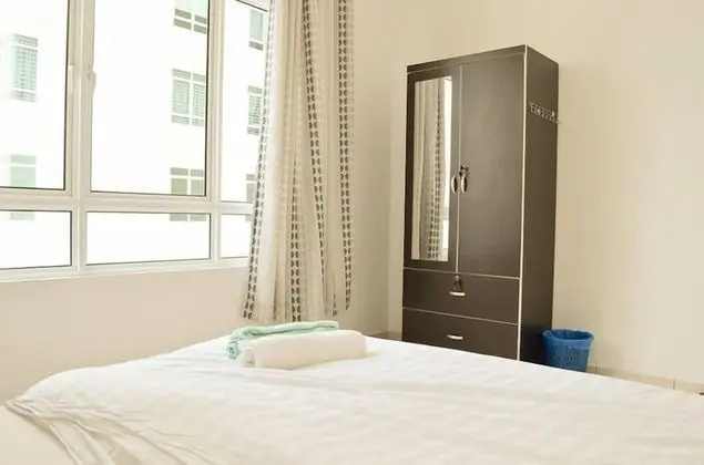 Summertime Arena Suite 1