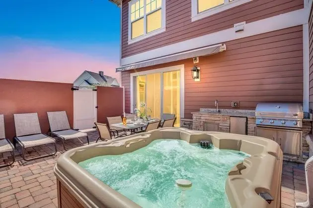 Summerville Vacation Homes by Columbia Management