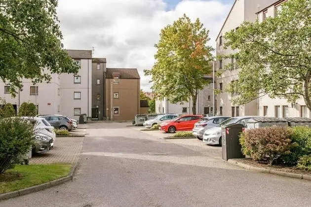 The Summit Apartment - Perfect Short or Long Stay