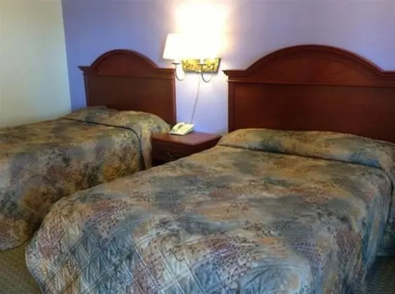 Summit Inn and Suites