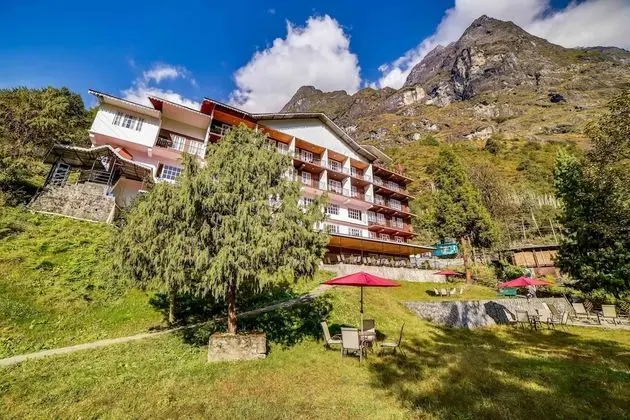 Summit Khangri Karpo Retreat and Spa