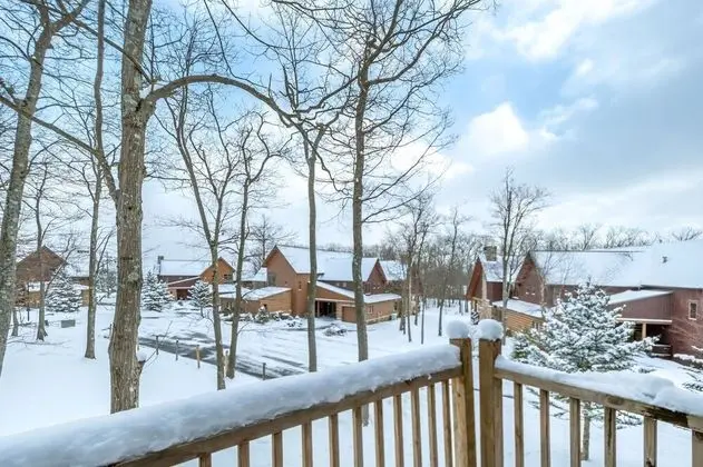 Summit Lodge