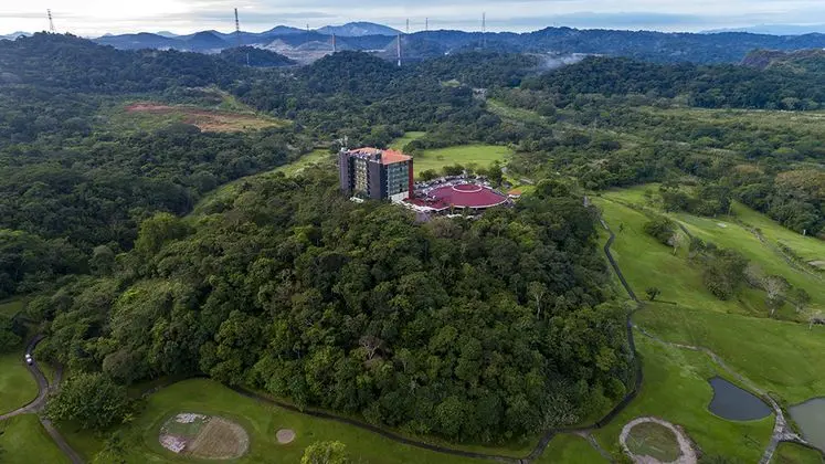 Summit Rainforest & Golf Resort