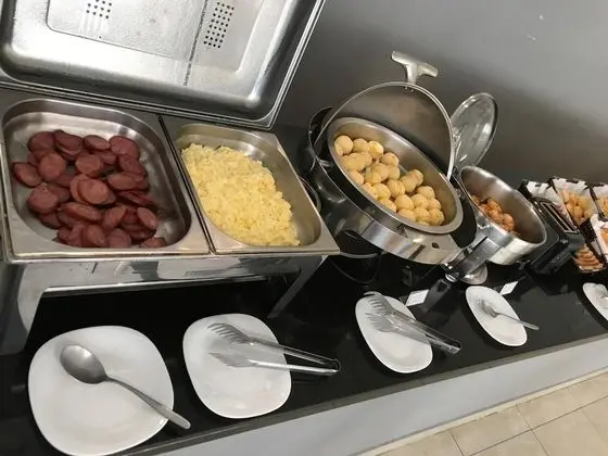Summit Suítes Pindamonhangaba - Yerinde Yemek