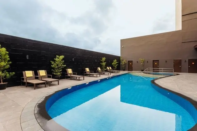 SUMMIT HOTEL TACLOBAN - Havuz