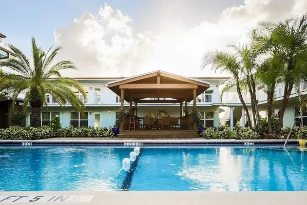 Sun Dek Beach House - Havuz