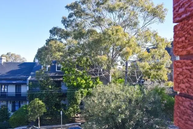 Sun-drenched 1 Bed Studio Apartment In Newtown