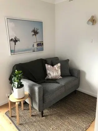 Sun-drenched 1 Bed Studio Apartment In Newtown - Oda Düzeni