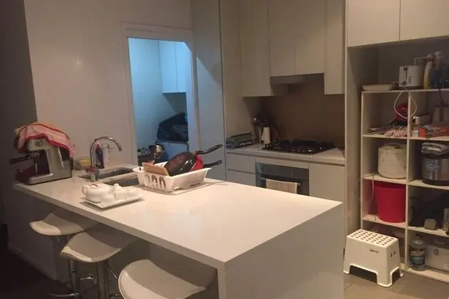 Sun-drenched 3 Bedroom Apartment in Turrella - Mutfak
