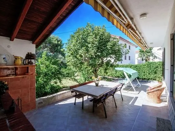 Sun Filled Apartment in Pakostane Dalmatia With Garden