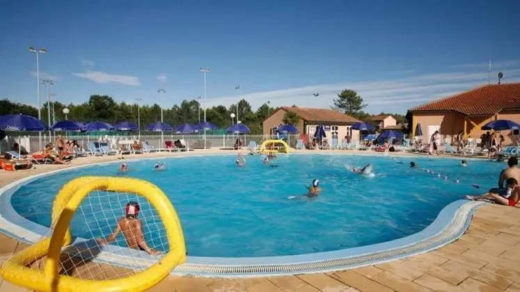 Sun Hols - Residence Les Villas du Lac - Havuz