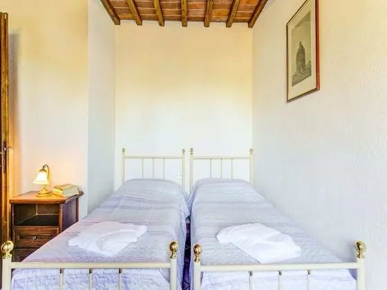 Sun-kissed Apartment in Gambassi Terme-fi With Garden - Oda