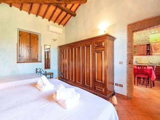 Sun-kissed Holiday Home in Gaiole in Chianti With Garden - Oda