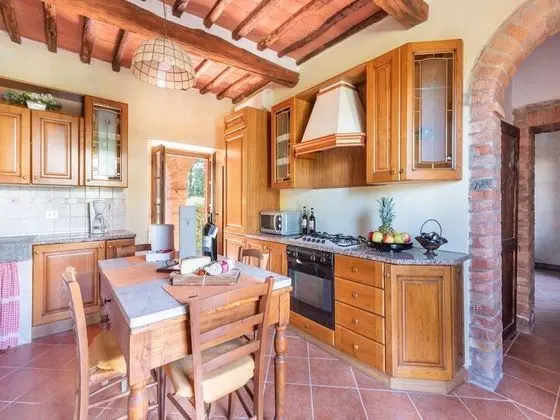 Sun-kissed Holiday Home in Gaiole in Chianti With Garden - Yerinde Yemek