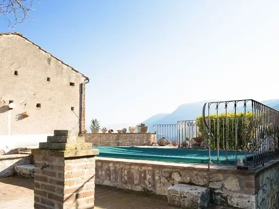 Sun-kissed Holiday Home in Itieli With Swimming Pool