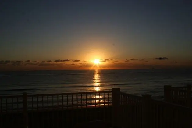 Sun Tower Hotel & Suites on the Beach - Genel