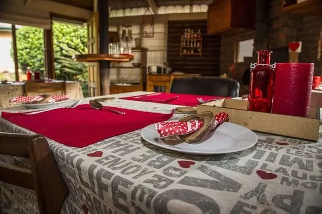 Sunbird Guest House - Yerinde Yemek