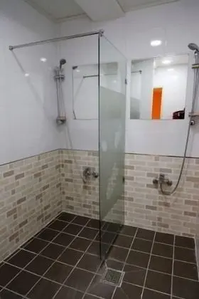 SunCheon Guest House ChuChun - Hostel - Banyo Tipleri