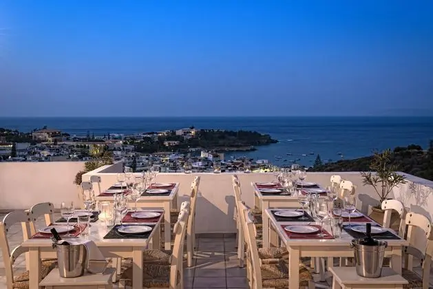 Sunday Life Hotel & Restaurant