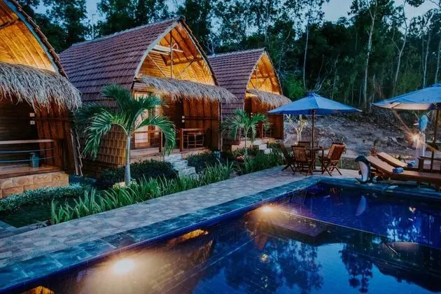 Sundi Ocean Bungalow - Havuz