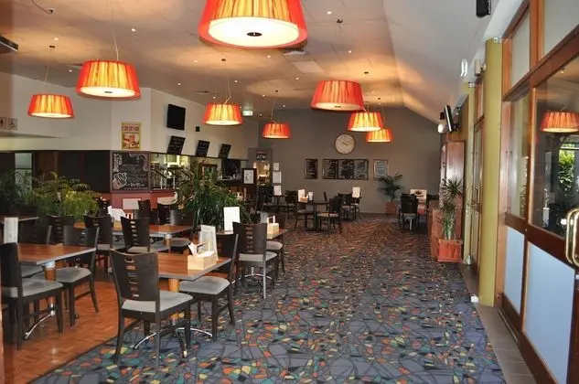 Sundowner Hotel Motel - Yerinde Yemek