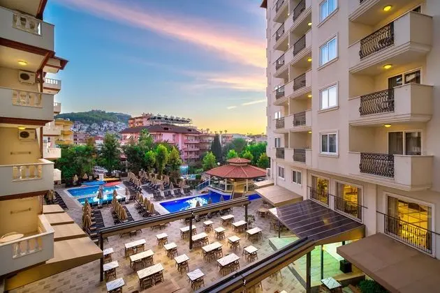 Villa Sunflower Hotel - Havuz