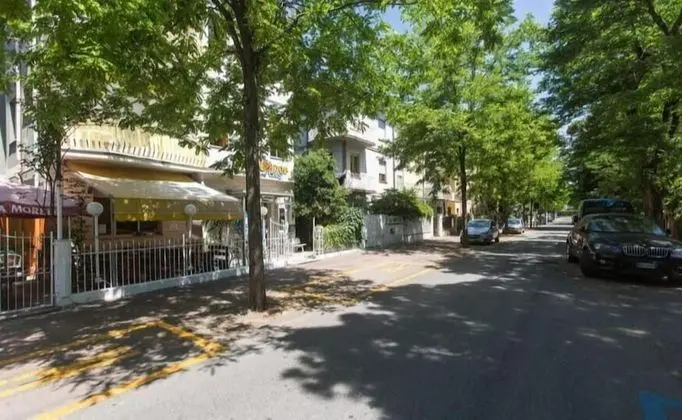 Sunflower City Youth Hotel - Dış Mekan