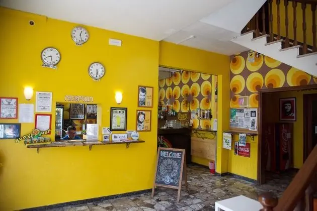 Sunflower City Youth Hotel - Lobi