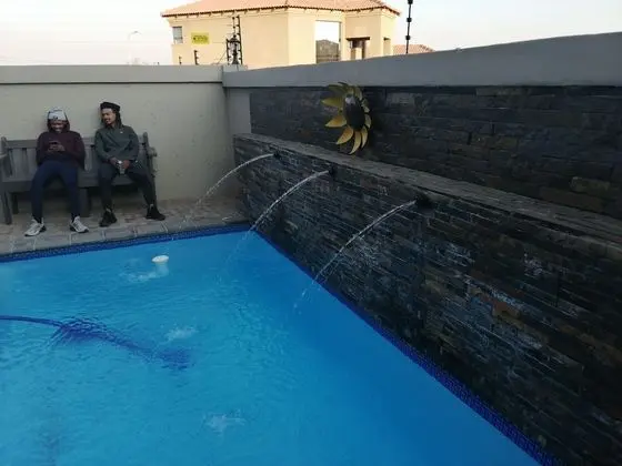 Sunflower Guesthouse - Havuz