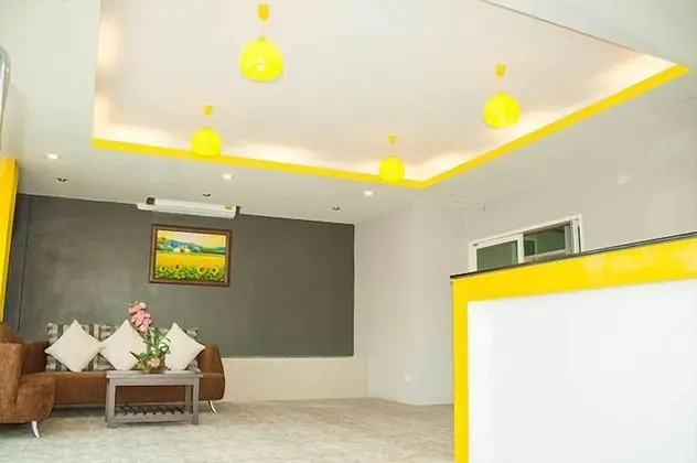 The Sunflower Holiday Hostel - Lobi