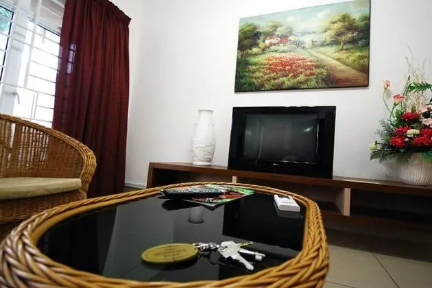Sunflower House - Lobi