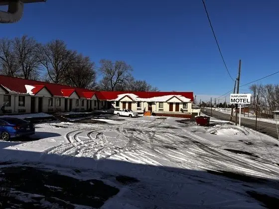 Sunflower motel