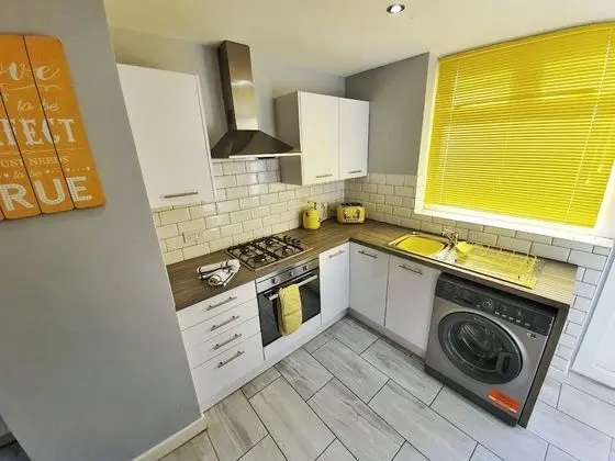 Sunflower Suite Sasco Apartments