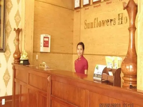 Sunflowers Hotel - Lobi